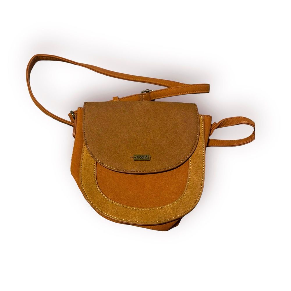 ROXY faux leather tri-tone crossbody bag with‎ flap snap closure